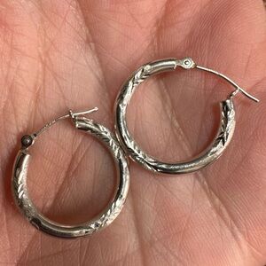 14k White Gold Jacmel Mauritius Hoop Earrings